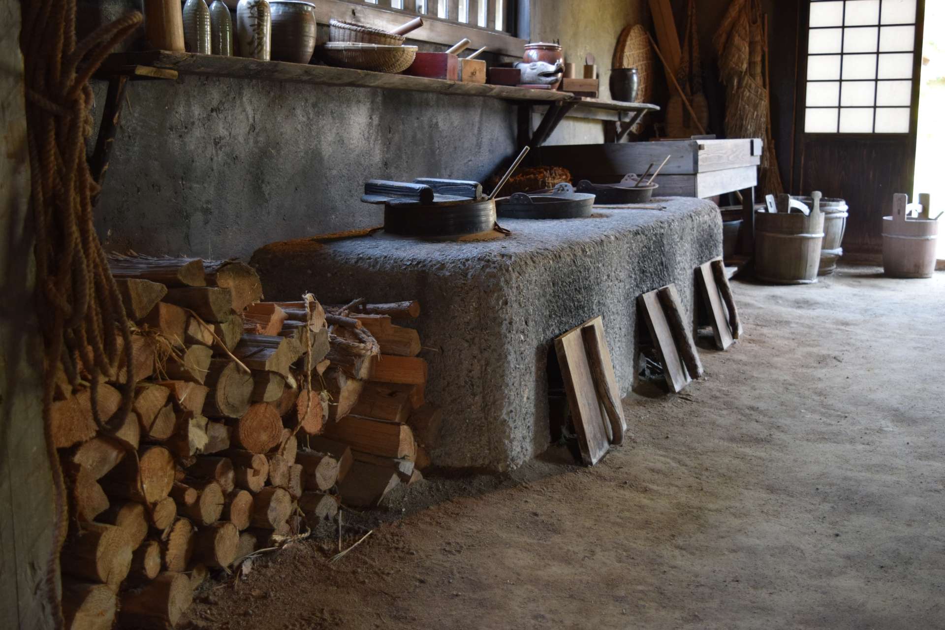 玄関を土間にリノベーションでオシャレ？土間のメリットやデメリットを解説！